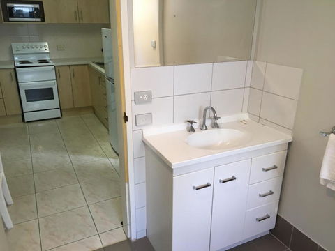 Palms Trinity Beach - St Kilda Accommodation 2