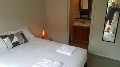 3 Batten Street - St Kilda Accommodation 6