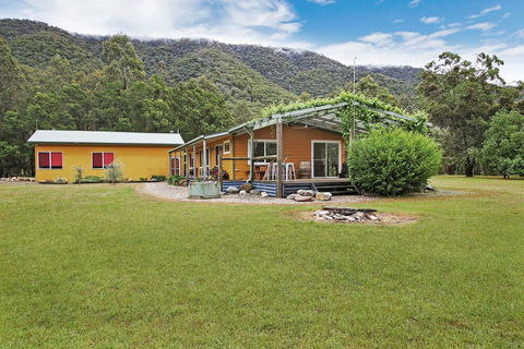 Feathertop Views And Dorm - St Kilda Accommodation 2