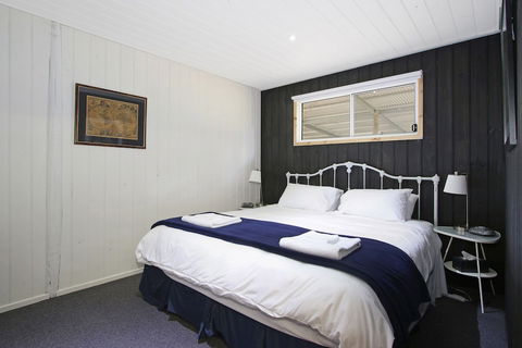 Feathertop Views And Dorm - St Kilda Accommodation 5