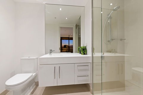 Sanctuary Apartments - Prima Pearl - St Kilda Accommodation 1