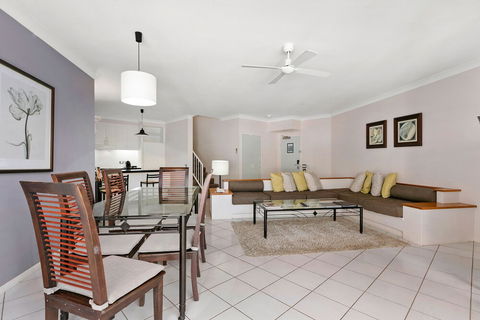 Poolside Apt In Alamanda Beachfront Resort 67 - St Kilda Accommodation 5
