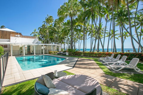 Poolside Apt In Alamanda Beachfront Resort 67 - St Kilda Accommodation 0