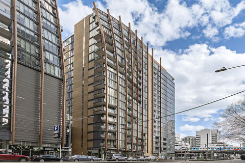 Ella, 1BDR Melbourne Apartment - St Kilda Accommodation 0
