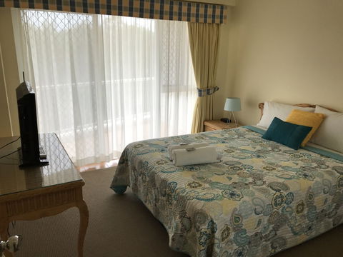 Fairways Golf & Beach Retreat - St Kilda Accommodation 6