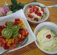 Jacaranda Creek Farmstay  B  B