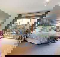 Mantons Creek Estate  Lodge