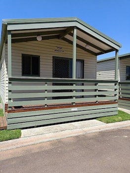 Chelsea Holiday Park - St Kilda Accommodation 1