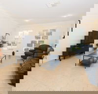 Colonial Court Villas - St Kilda Accommodation