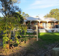 Honeyeater Cottage - St Kilda Accommodation