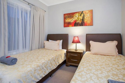 Hahndorf House B&B - St Kilda Accommodation 6