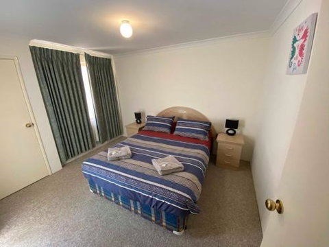 Port Bouvard Beach Holiday Home Mandurah - St Kilda Accommodation 3