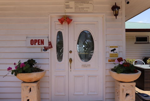 Hilltop On Tamborine - St Kilda Accommodation 0