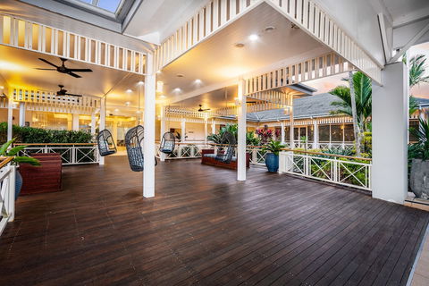 Hotel Grand Chancellor Palm Cove - St Kilda Accommodation 1