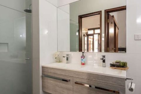 Fairway Manor Accommodation - St Kilda Accommodation 0