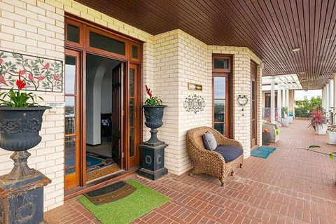 Fairway Manor Accommodation - St Kilda Accommodation 1