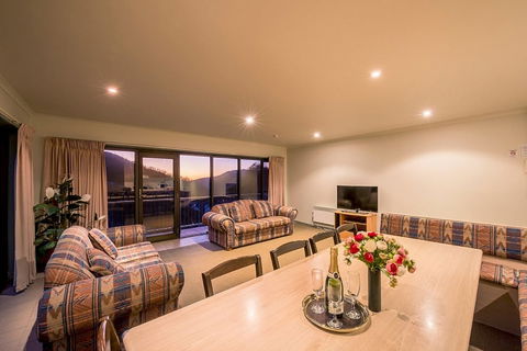 Falls Creek Country Club - St Kilda Accommodation 3