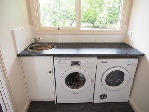 Tahara Cottage - St Kilda Accommodation 3