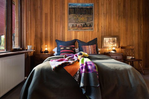 Gumtree Spring - St Kilda Accommodation 6