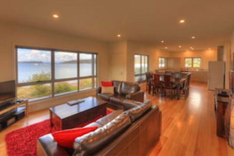 Fairwinds - Essentially Tas - St Kilda Accommodation 0