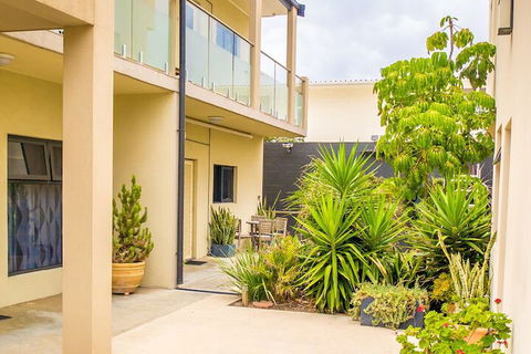 Atlantic West Beach Apartments - St Kilda Accommodation 2