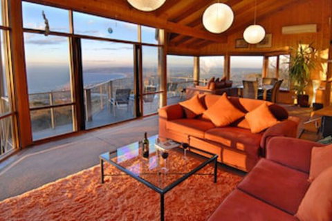 Summit Views - St Kilda Accommodation 0