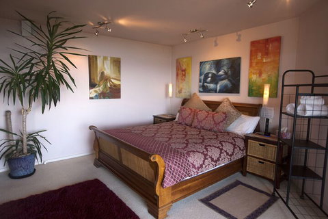 Summit Views - St Kilda Accommodation 1