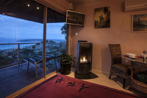 Summit Views - St Kilda Accommodation 2