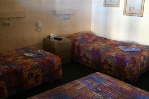 Burdekin Motor Inn - St Kilda Accommodation 5