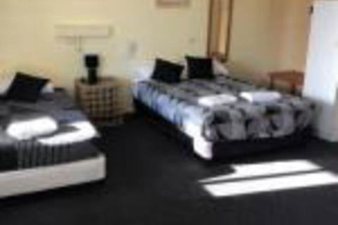 Burdekin Motor Inn - St Kilda Accommodation 0
