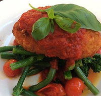 Red Hot  Green - St Kilda Accommodation