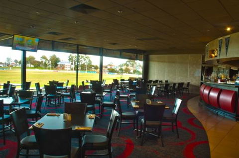 North Ballarat Sports Club - St Kilda Accommodation 0