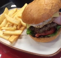 Drouin PizzaBurger Lounge - St Kilda Accommodation