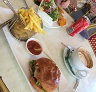 Supreme Bar and Restaurant - St Kilda Accommodation