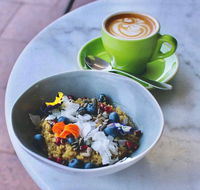 MR O Kitchen Espresso Grocer - St Kilda Accommodation