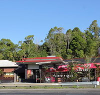 Uncle Toms Pies - St Kilda Accommodation