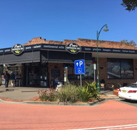 Con's Continental Deli - St Kilda Accommodation