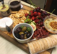 The Universal Eatery - St Kilda Accommodation