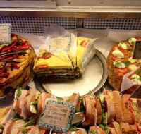 Twisted Sista - St Kilda Accommodation