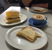 TT's Cafe - St Kilda Accommodation