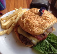 The Red Parrot Cafe - St Kilda Accommodation
