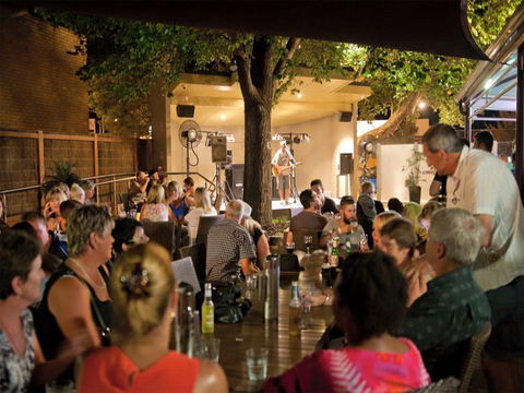 Swan Hill Club - St Kilda Accommodation 0