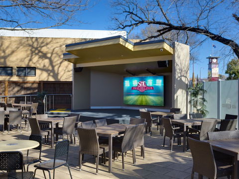 Swan Hill Club - St Kilda Accommodation 1