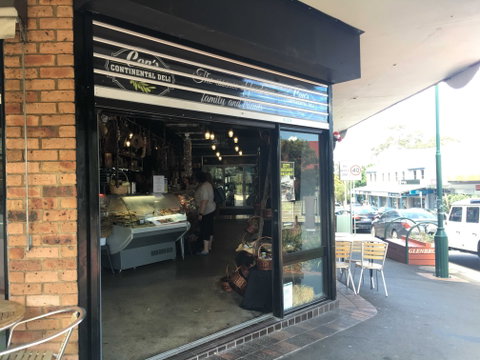 Con's Continetal Deli - St Kilda Accommodation 0