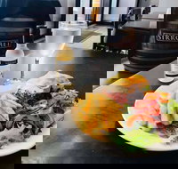 Burnside Tavern - St Kilda Accommodation