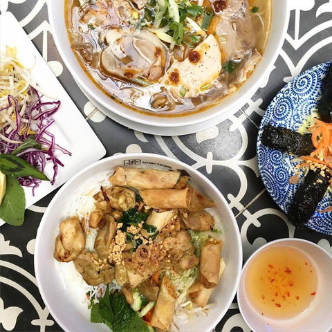 The Main Corner - St Kilda Accommodation 0