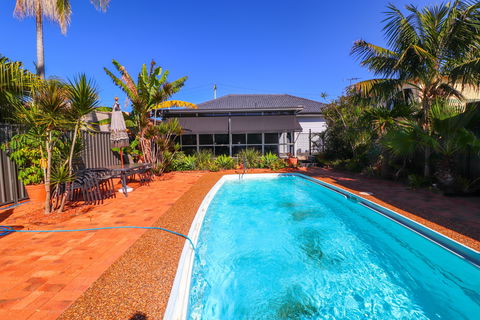 Milly & Romeo's - St Kilda Accommodation 0