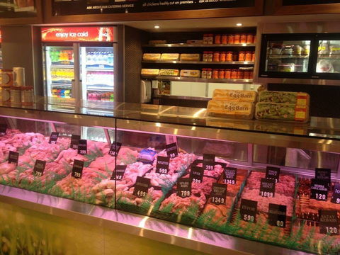 KB Chickens - St Kilda Accommodation 0