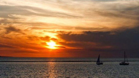 La Beach Restaurant - St Kilda Accommodation 0