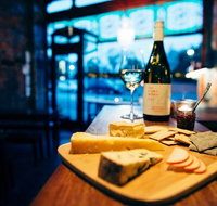 Laura St Seafood - St Kilda Accommodation